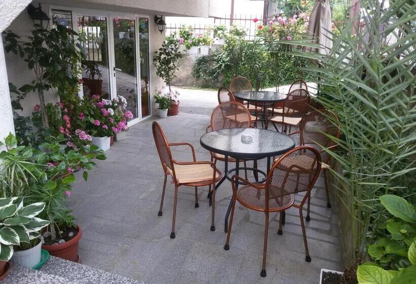 بنسيون Keni Guest House