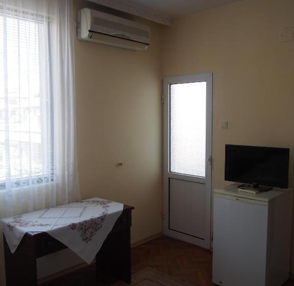 بنسيون Keni Guest House