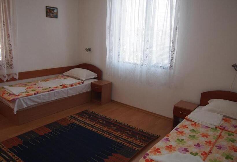 پانسیون Keni Guest House