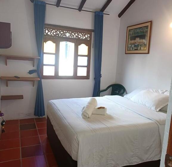 هاستل Hostal Home Sant Angelo