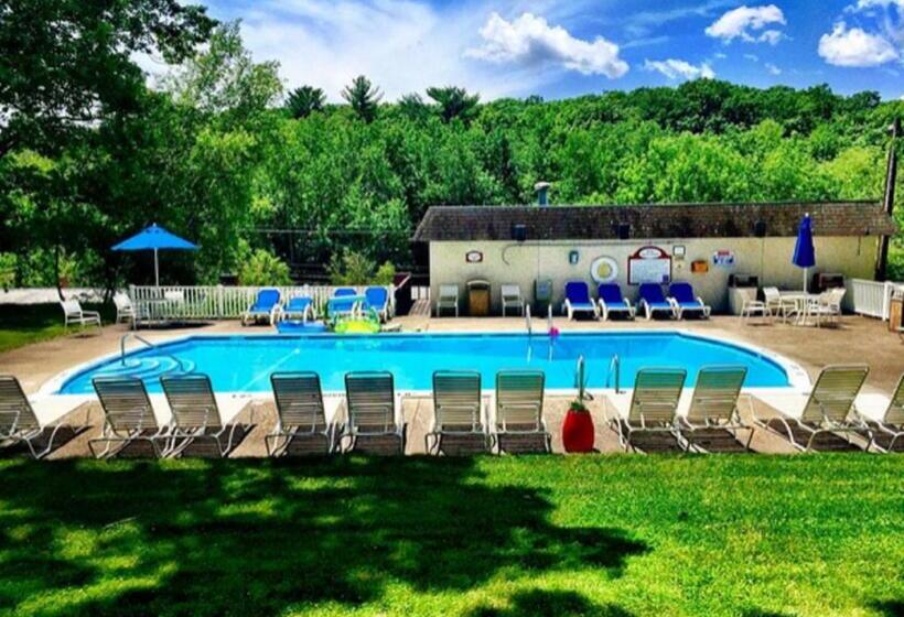 Cove Haven Resort
