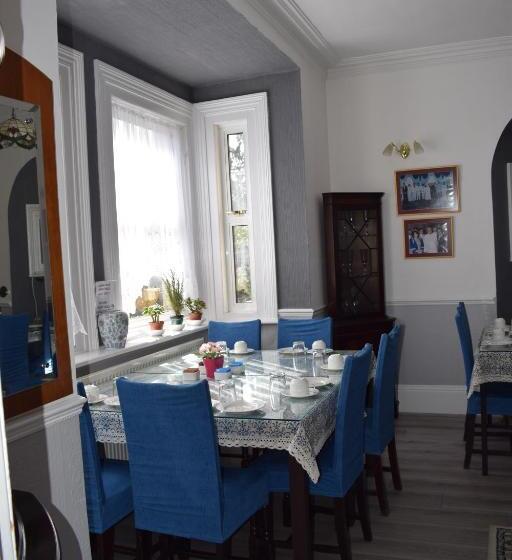 Gatwick Castle B&b