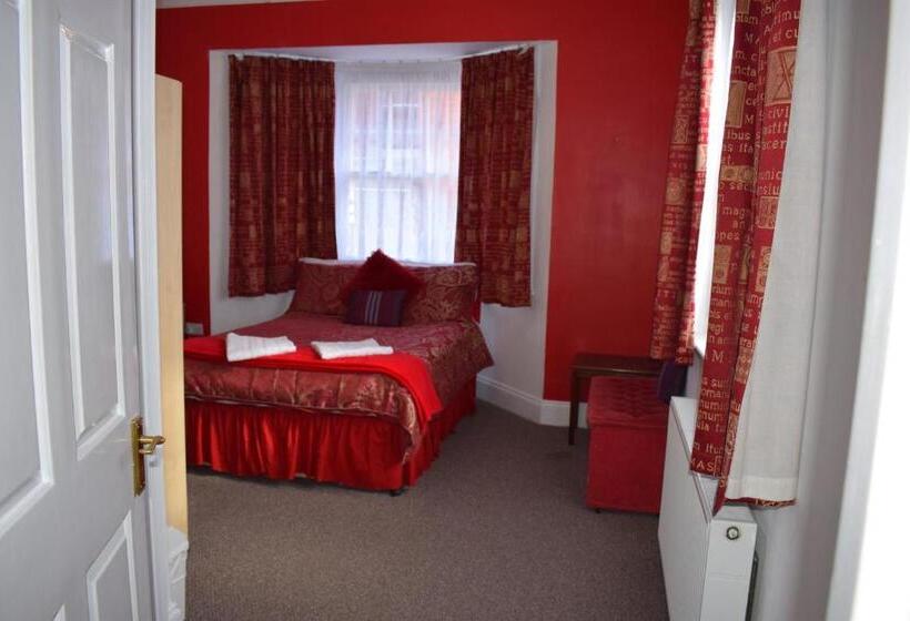 Gatwick Castle B&b