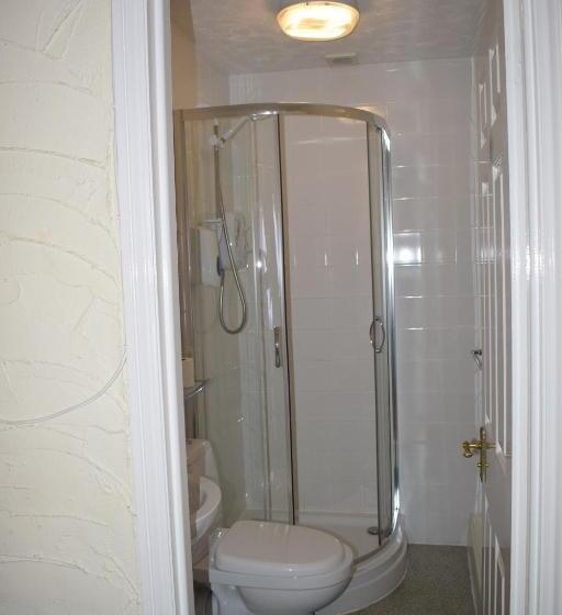 Gatwick Castle B&b