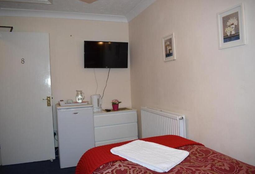 Gatwick Castle B&b
