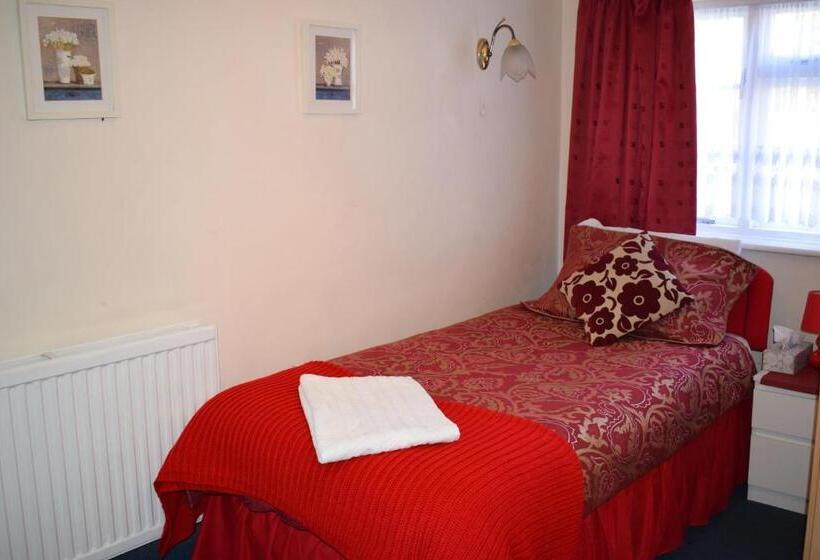 Gatwick Castle B&b