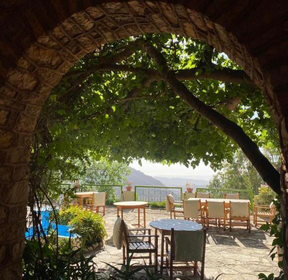 هتل Auberge Des Cascades Imouzzer   Paradise Valley