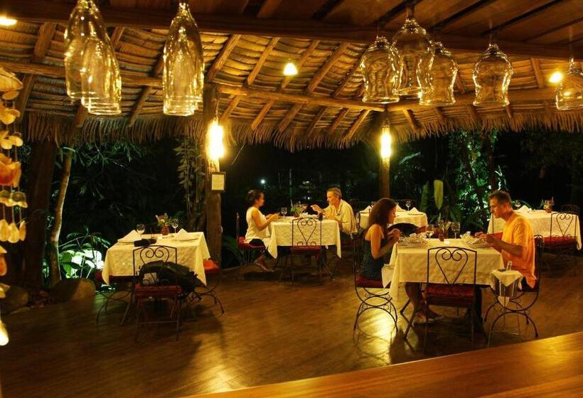 هتل Hacienda La Isla Lodge