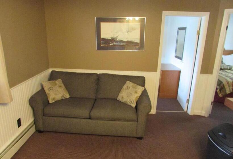 مُتل The Lake George Inn