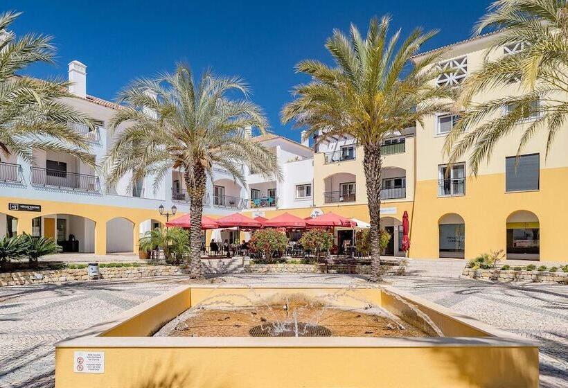 Modern And Spacious Holiday Apartment, Cabanas