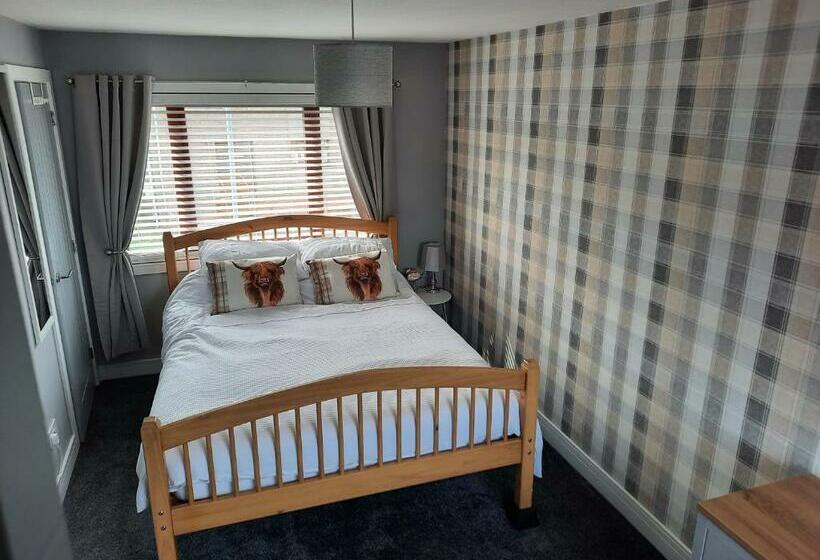 Ella S Hoose
