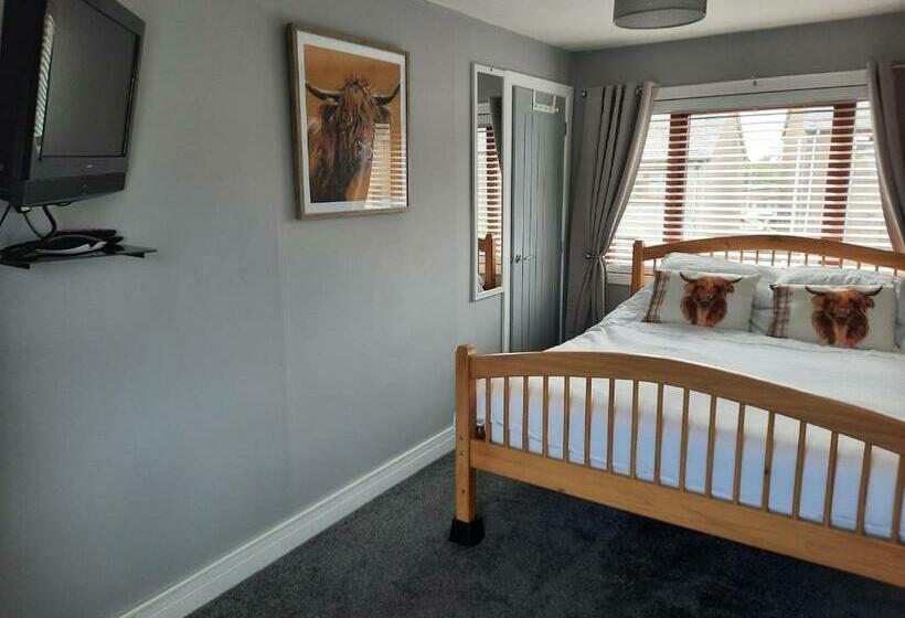 Ella S Hoose
