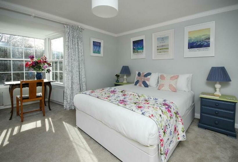 Montpellier House, Centrally Located, Large Garden