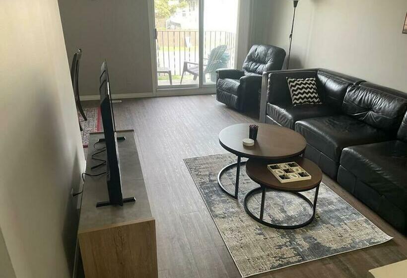 Spacious 2 Bedroom Apartment