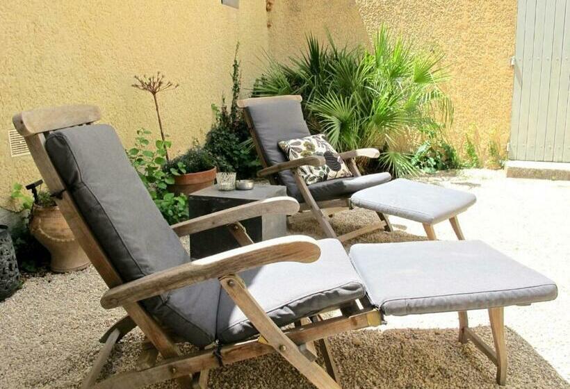 Saskia S Loft Mazan