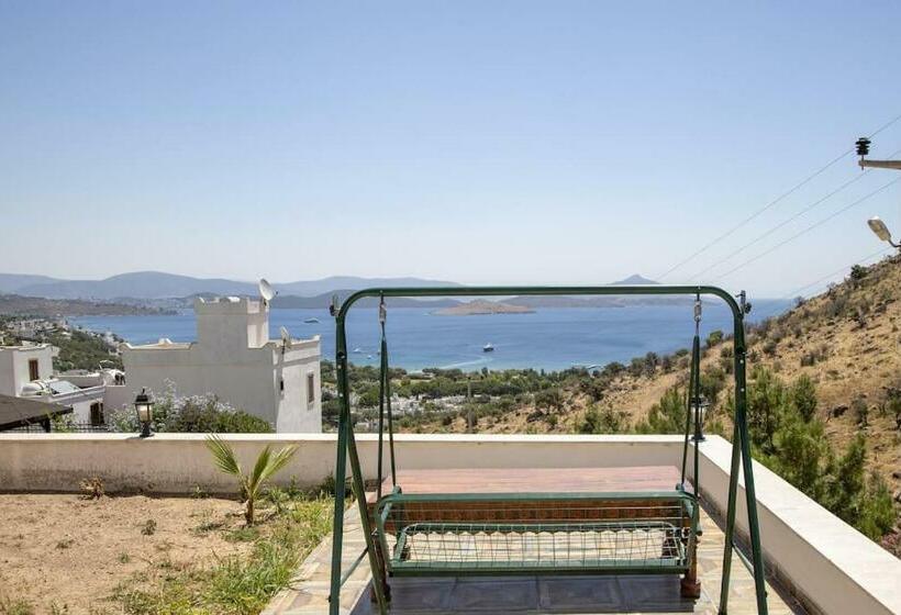 Duplex With Stunning View Near Camel Beach In Bodrum