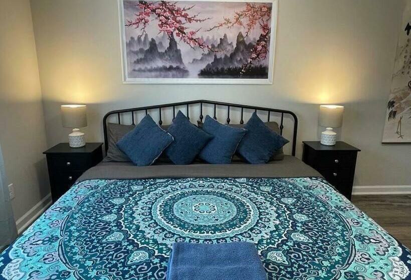 Sleep 10, New Construction Home, Half Mile To Beach, 3 Bd 2 Ba, 6 Beds