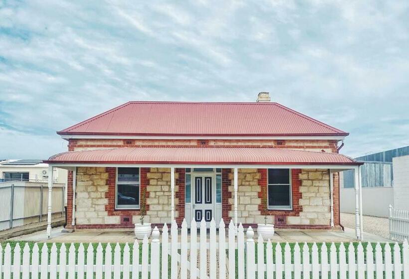 The Central Cottage   Port Lincoln