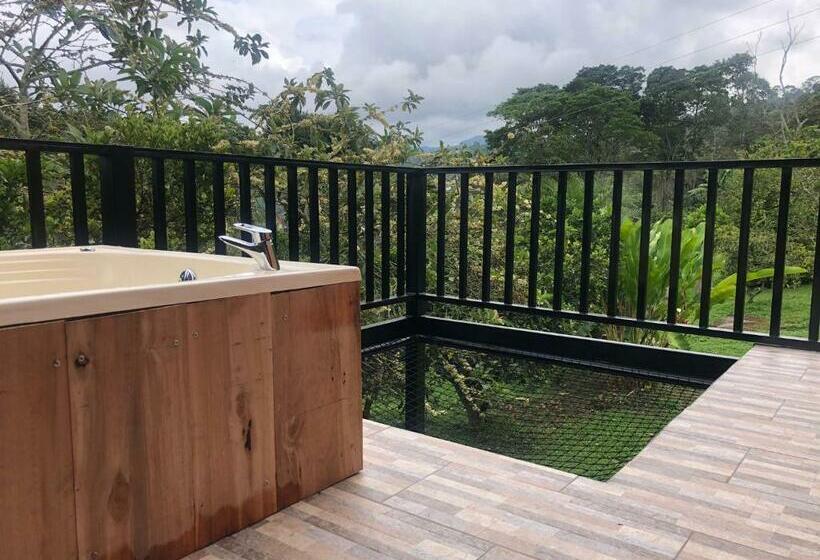 Cabaña Tipo Glamping En Finca Cafetera Con Zonas Verdes, Avistamiento De Aves, Paisaje Cafetero