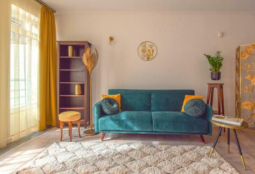 Königin Apartman