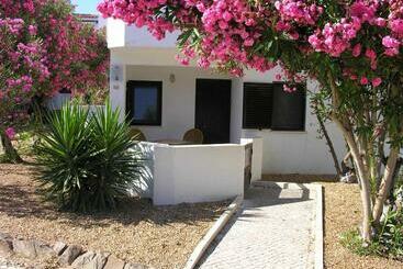 Retur Algarve Beach House