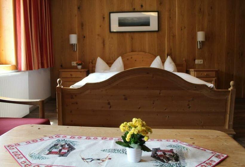 تختخواب و صبحانه Berghof