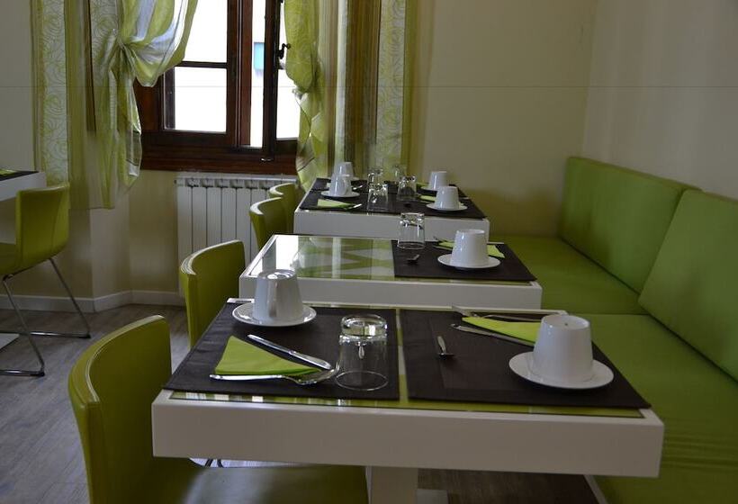 Fotos del hotel B&b Leopoldo And Apartements:  55