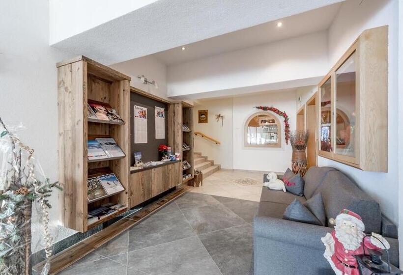 هتل Burgstein   Alpin & Lifestyle