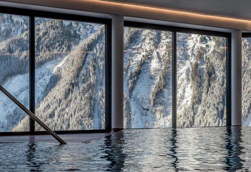 هتل Burgstein   Alpin & Lifestyle