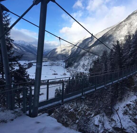 هتل Burgstein   Alpin & Lifestyle
