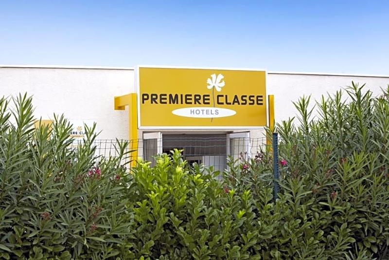 Отель Premiere Classe Avignon Courtine Gare Tgv