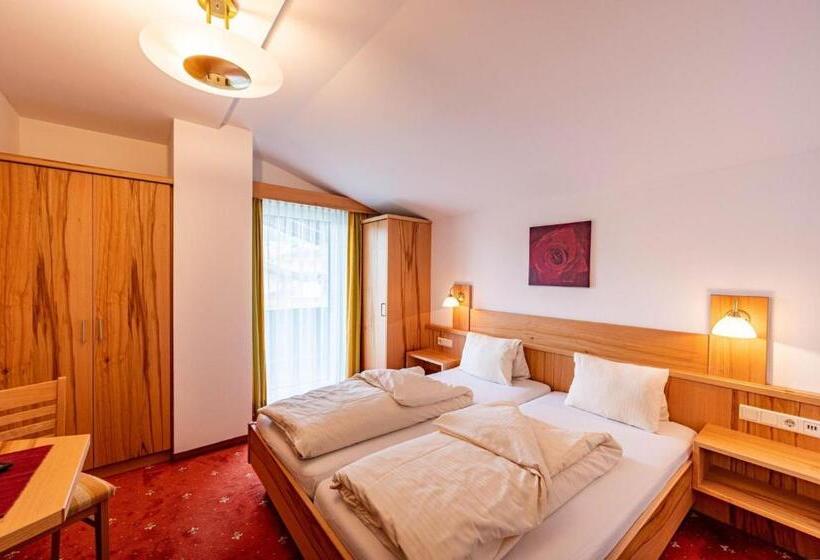 Отель Rustika   Appartements & Spa