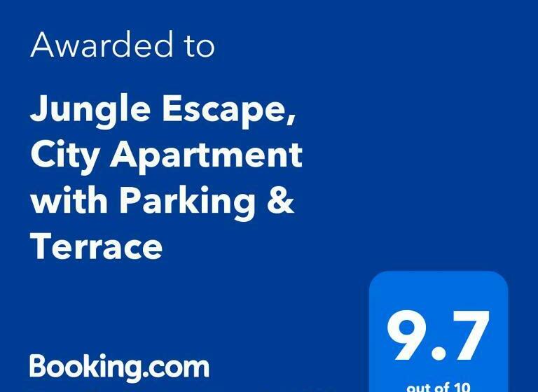 Jungle Escape, City Apartment With Parking & Terrace