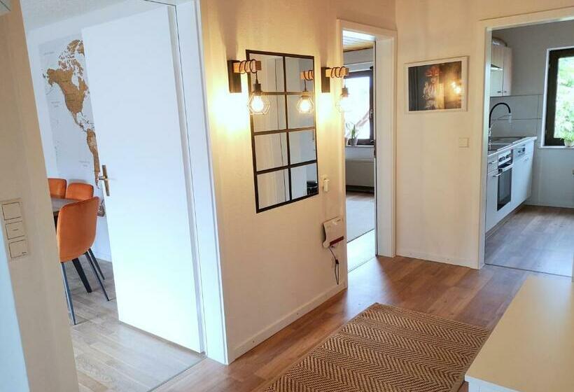Family Apartment Mit Balkon, Küche, Parkplatz & Waschmaschine
