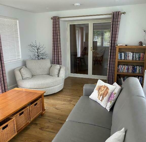 Cosy Cottage In Beautiful Royal Deeside