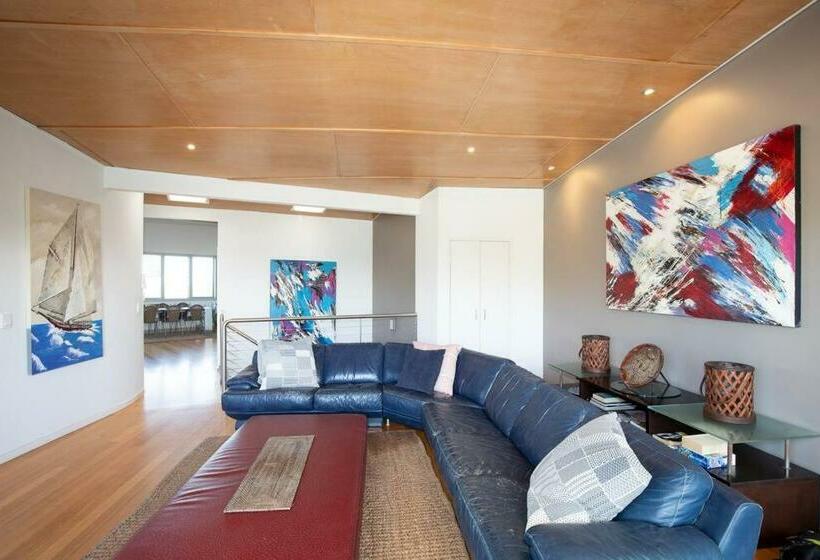 Saltwater 1   Penthouse Apartment With Ocean Views   Sleeps 8
