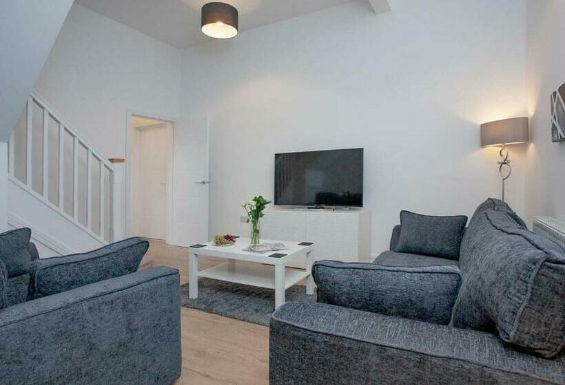 1 Primrose Mews
