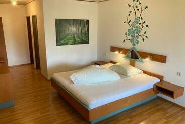 Motel Brunner Apartments & Zimmer