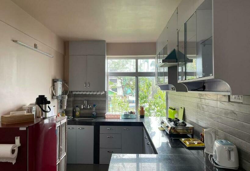 Primrose Apartment