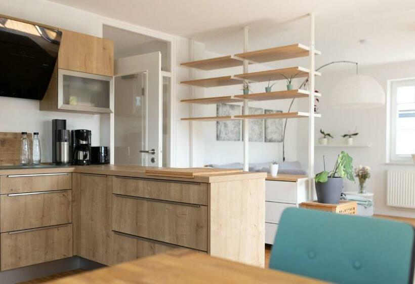Schöne, Geräumige, Sonnige Wohnung Old Innenstadt