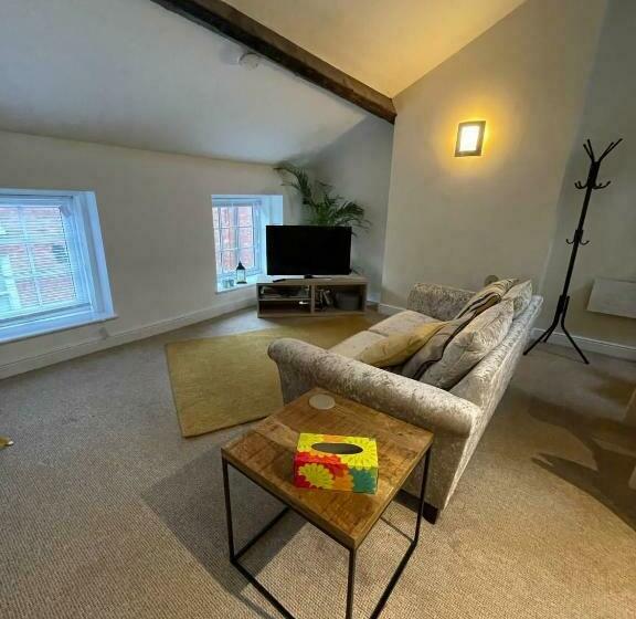 Flat 2 Chestergate