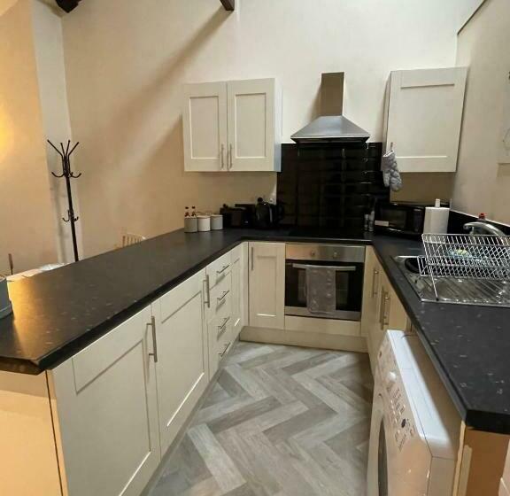 Flat 2 Chestergate