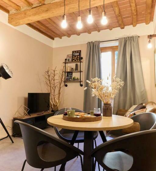 Industrial Apartment In The Heart Of San Miniato