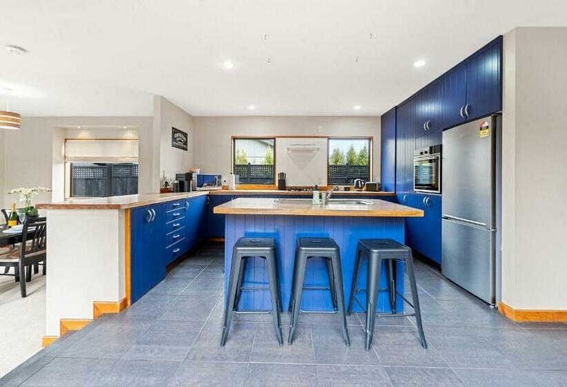 Lake Escape Taupo