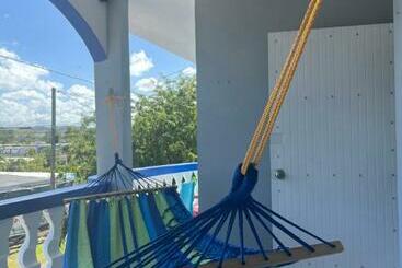 2a   Welcoming Apt Near Crashboat Beach