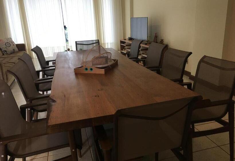 Apartamento Amplo E Aconchegante Com Vista Para O Mar