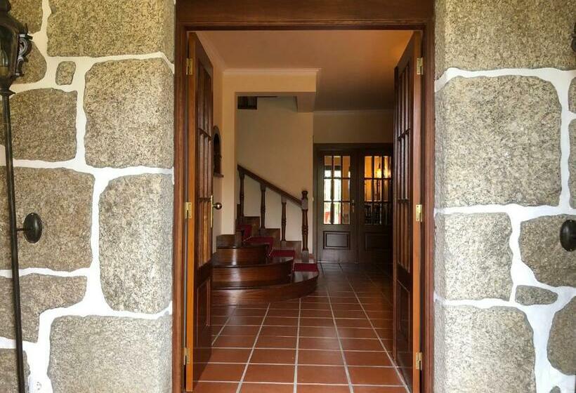 Casa Das Eiras