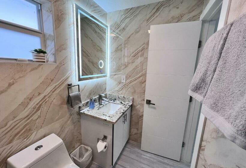 Stylish 2 Bedrooms Apartment By Miami International Airport