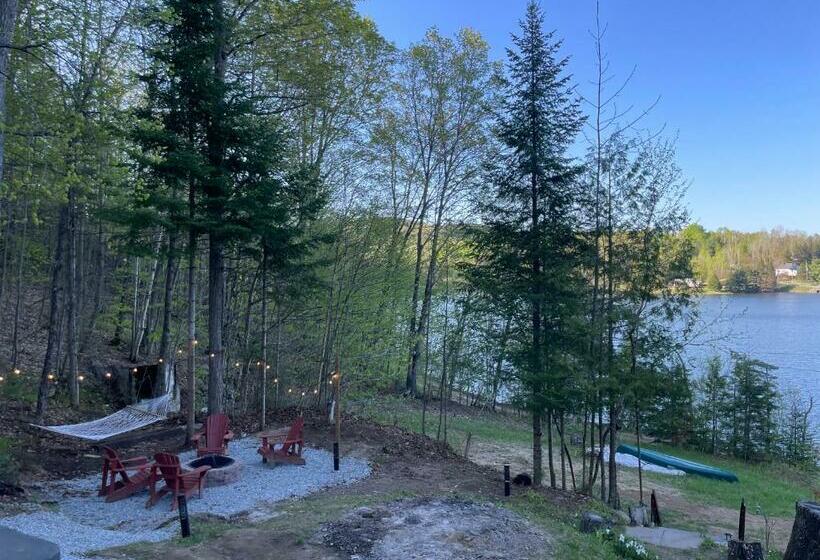 Joy S Chalet Hottub, Lake, & Cottage