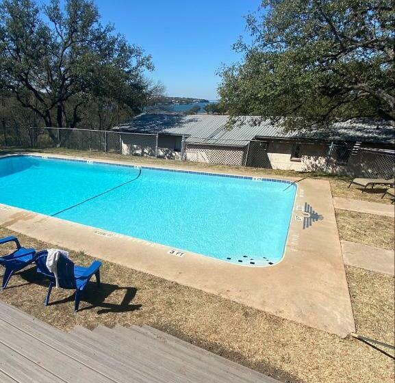 Thunderbird Lodge